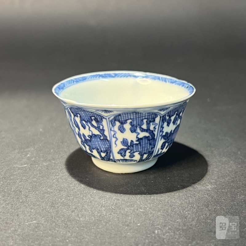 清 青花花卉纹杯
